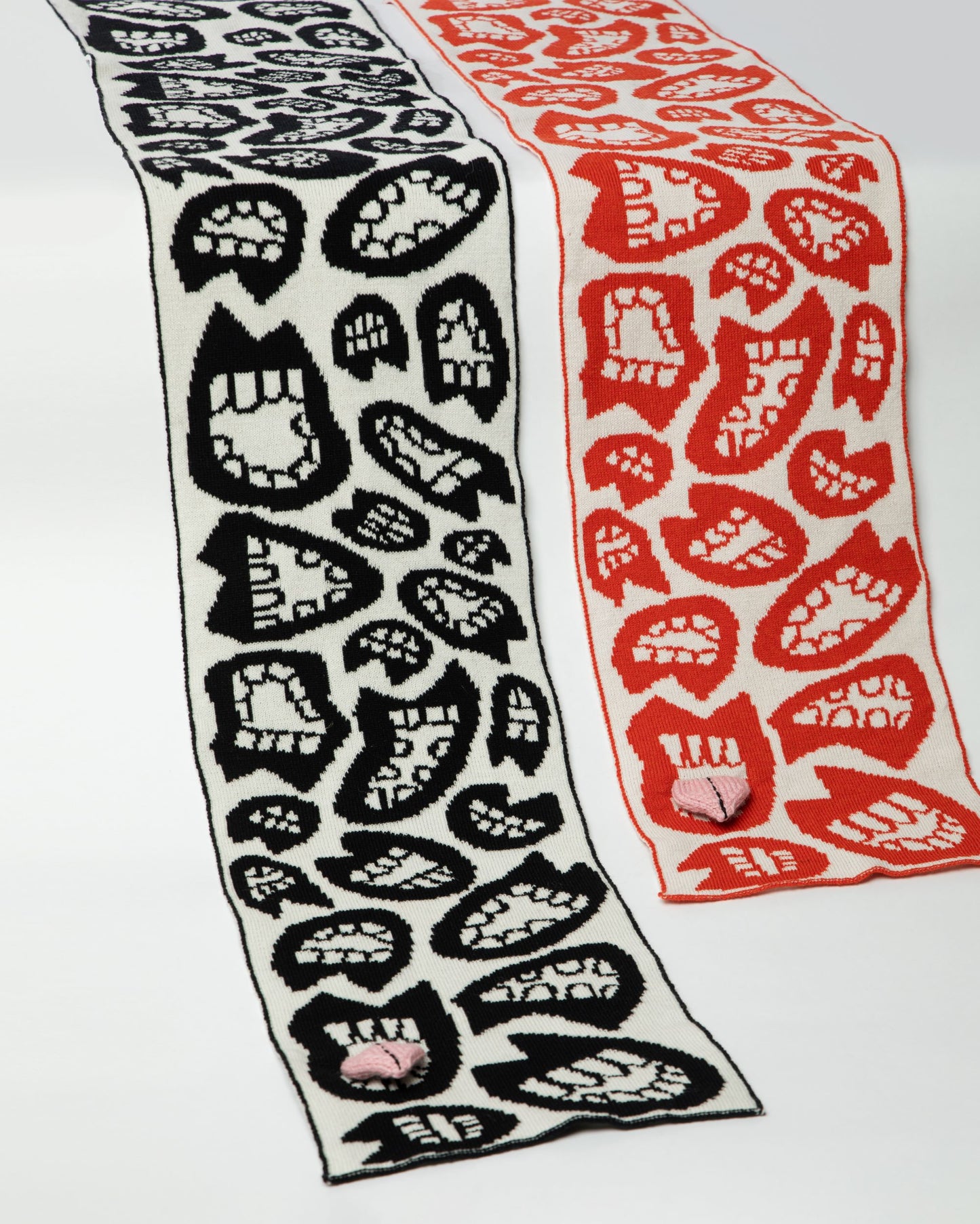 Chitter-chatter scarf - black