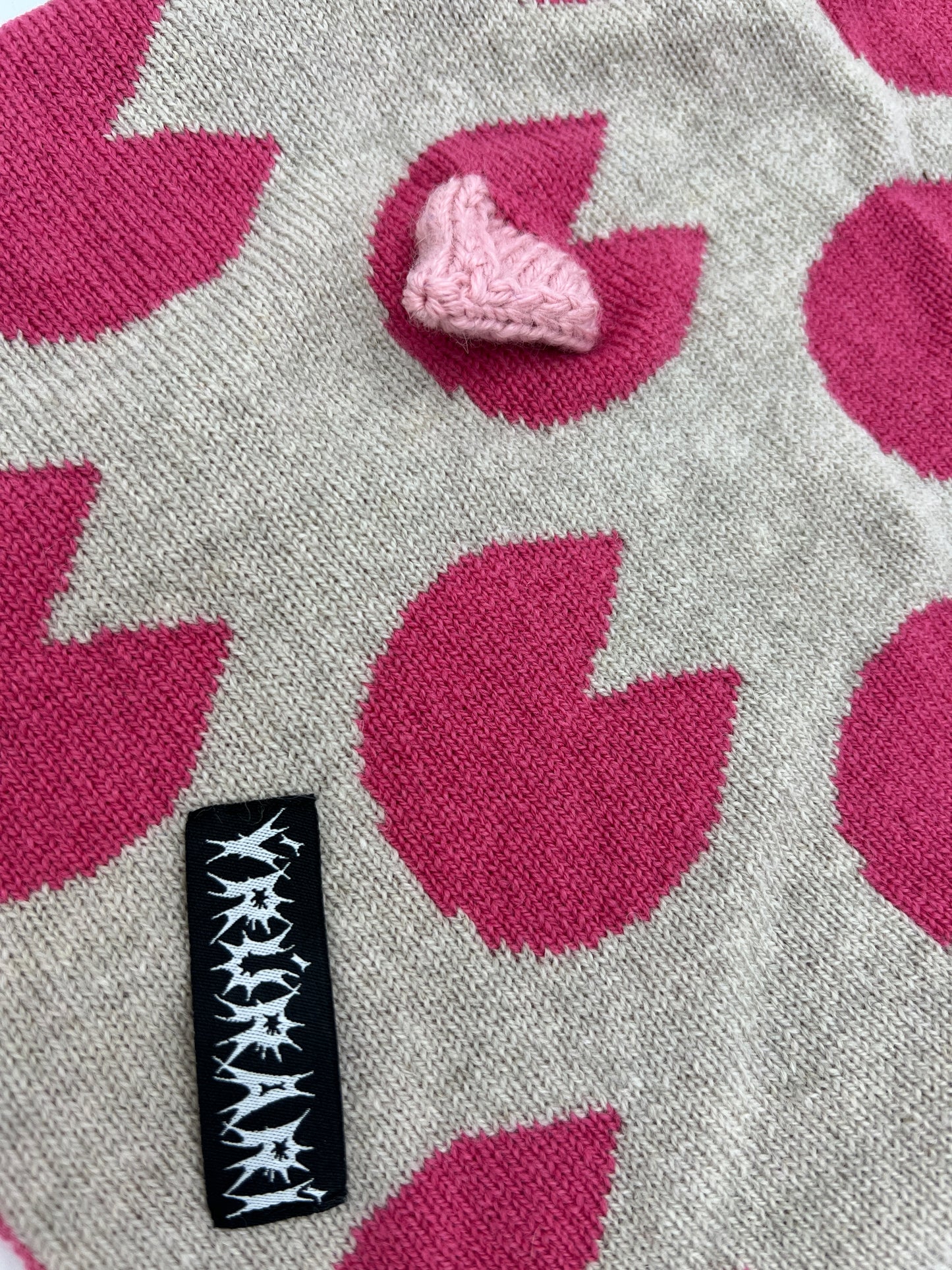 MTO Woolen lips snood - Beige & pink