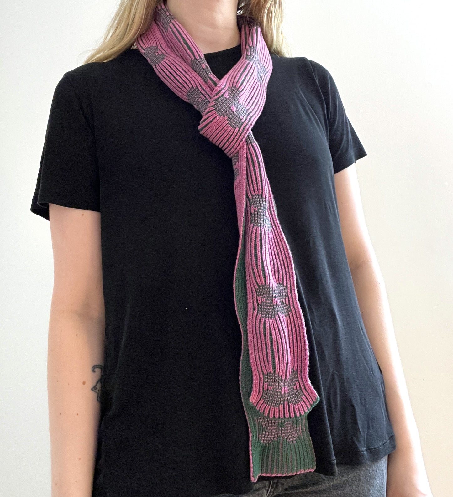 Tiny scarf for cold spring