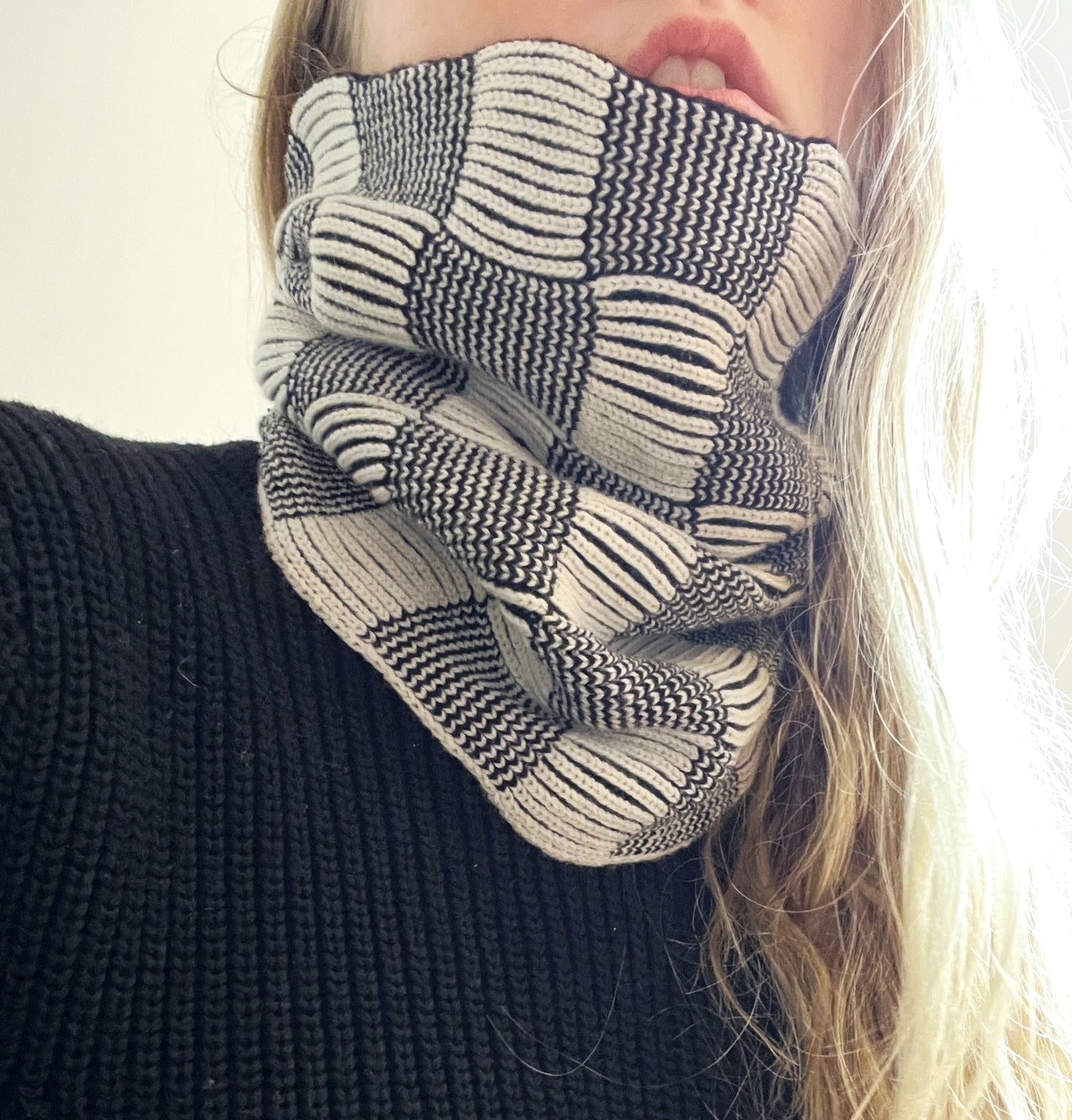 Small repeats neck snood