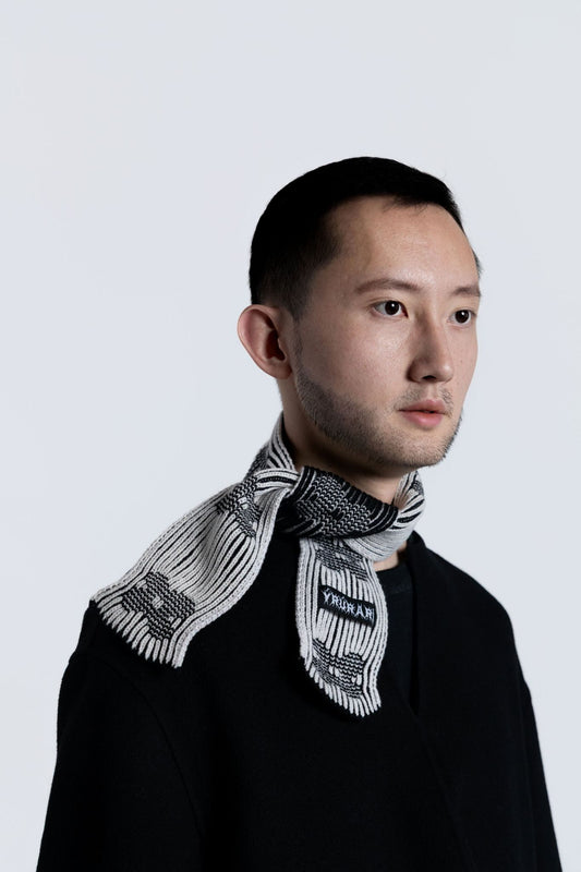 Tiny tiny scarf for late summer