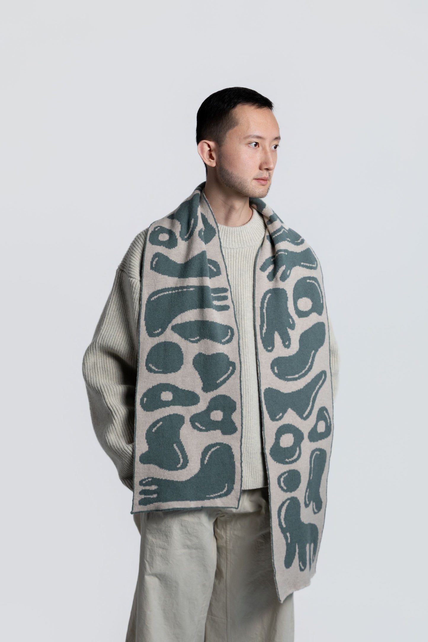 Partially whole scarf