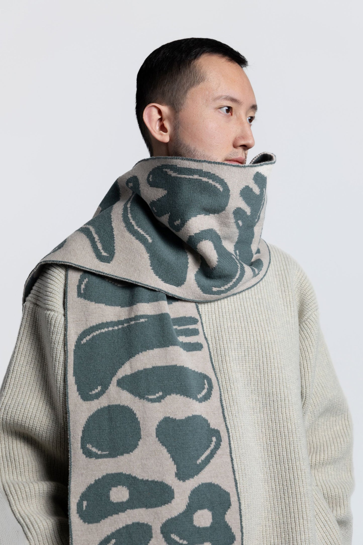 Partially whole scarf