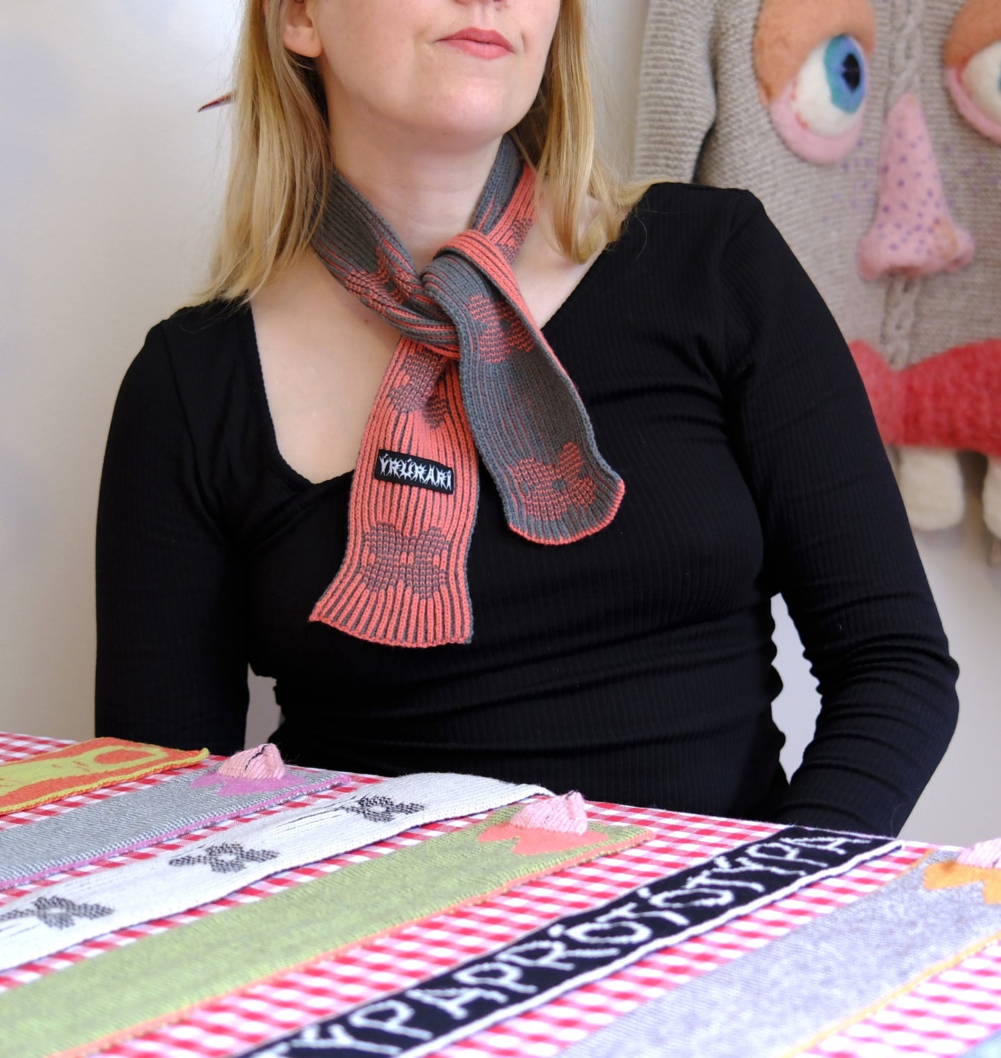 Tiny tiny scarf for late summer
